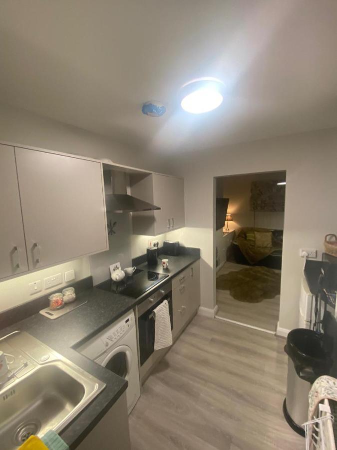 Maire Toireasa - Cosy Refurbished Property In The Gaeltacht Quarter 贝尔法斯特 外观 照片