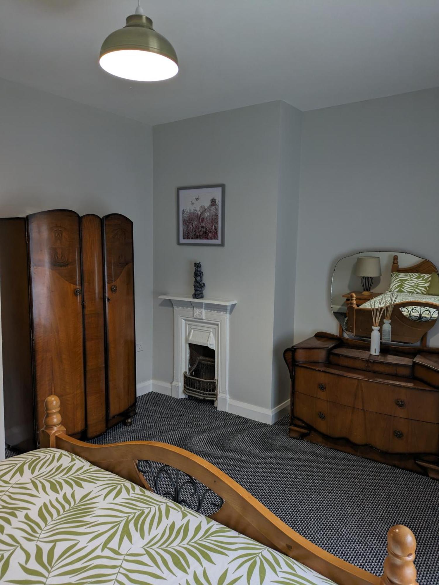 Maire Toireasa - Cosy Refurbished Property In The Gaeltacht Quarter 贝尔法斯特 外观 照片