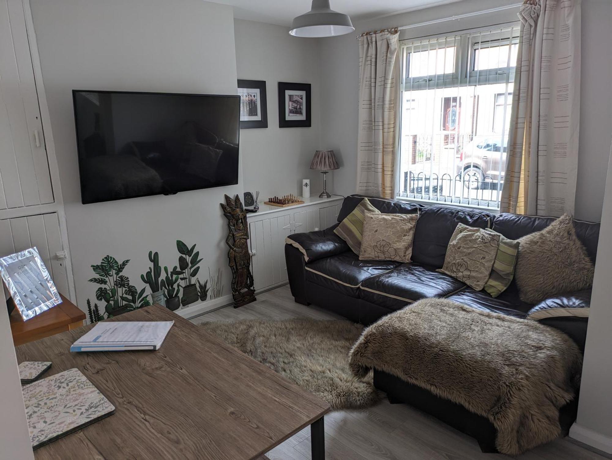 Maire Toireasa - Cosy Refurbished Property In The Gaeltacht Quarter 贝尔法斯特 客房 照片