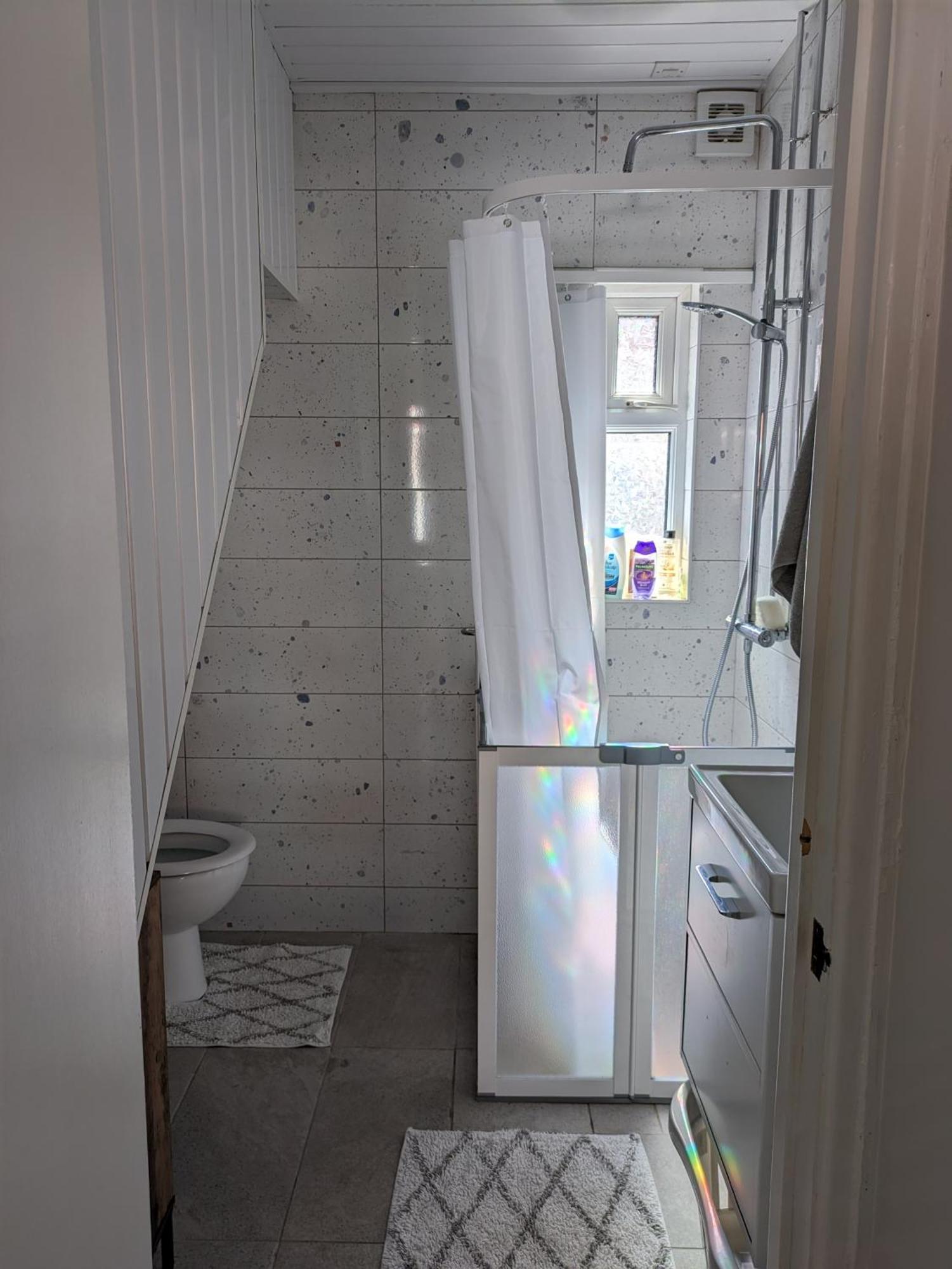 Maire Toireasa - Cosy Refurbished Property In The Gaeltacht Quarter 贝尔法斯特 客房 照片